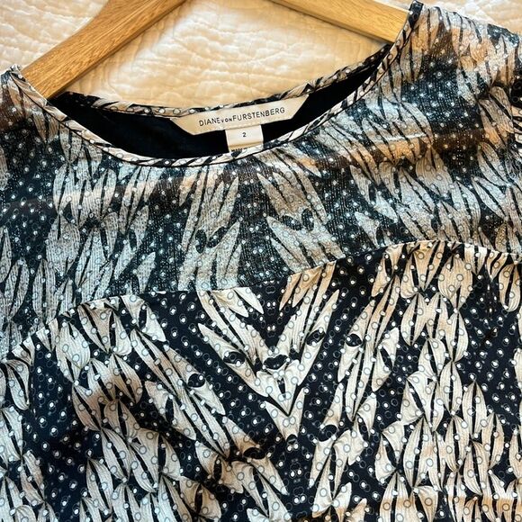 Diane Von Furstenberg DvF Angela Silk Top Panther Lace Black Women's Sz 2 Animal - Picture 6 of 12